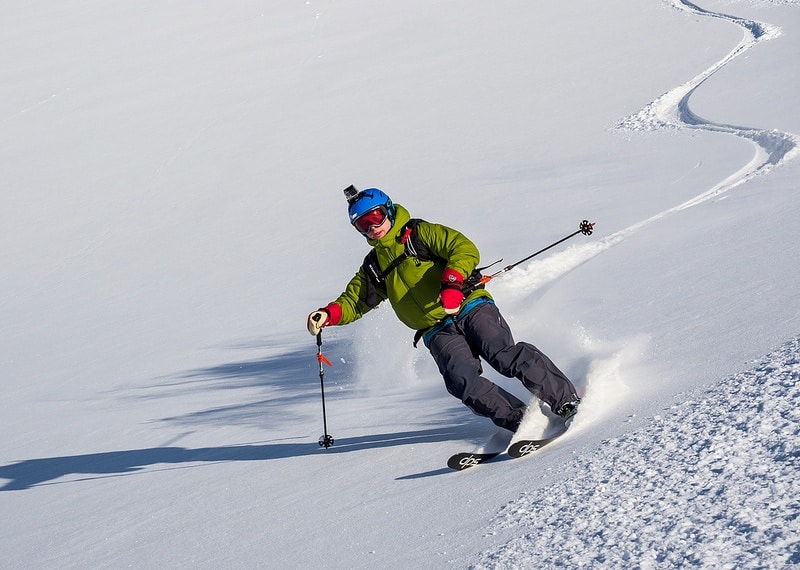 Cómo esquiar: guía definitiva para principiantes (10 sencillos pasos)