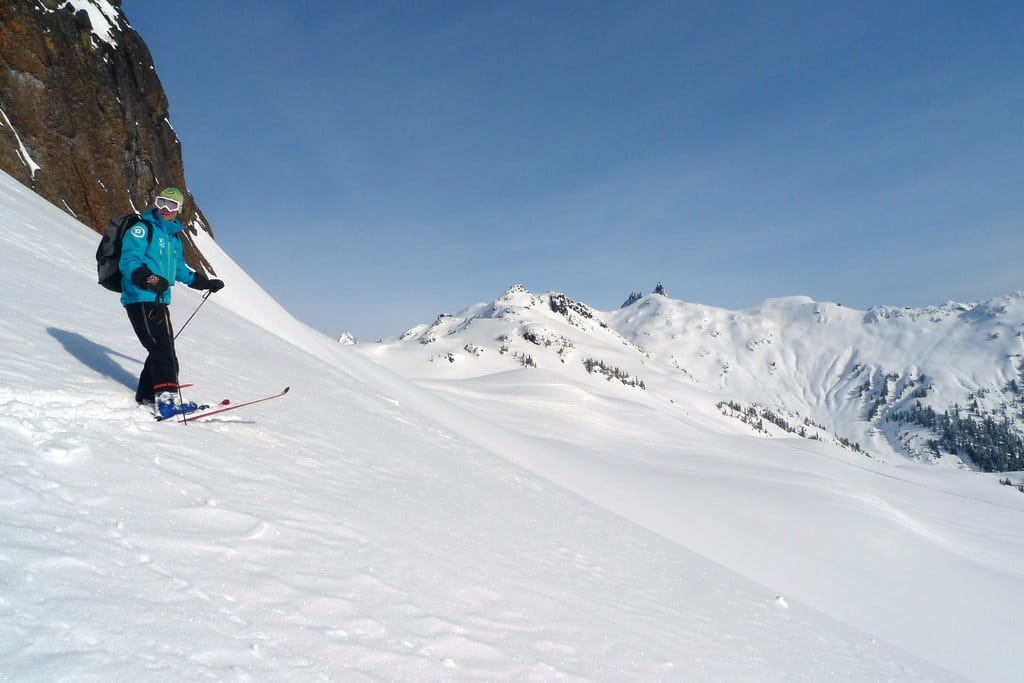Comprar versus alquilar esquís: pros y contras independientes