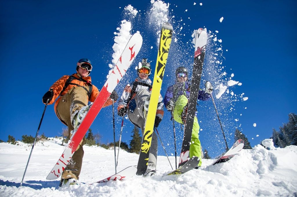 ¿Diferencia clave entre esquís de demostración y regulares? (No es lo que piensas)