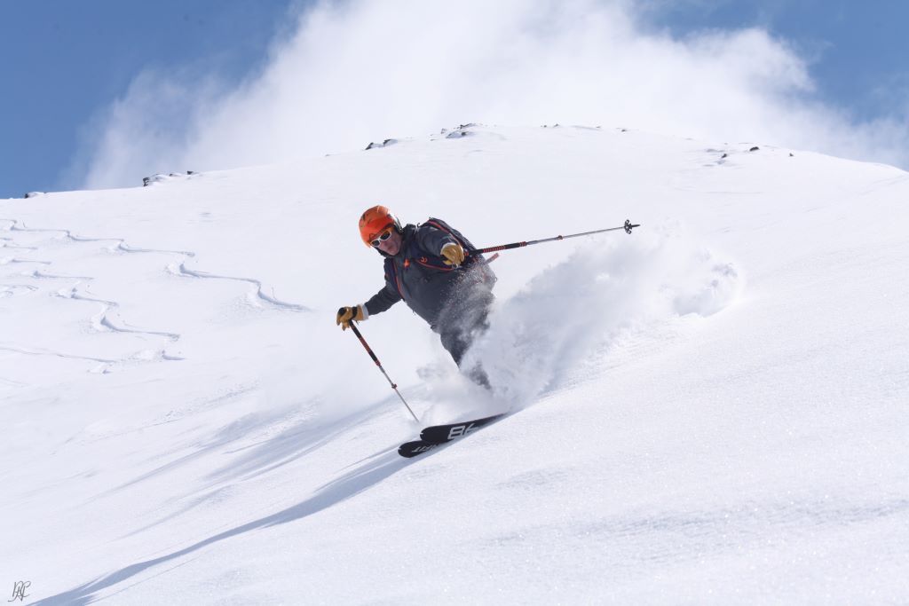 ¿La mayoría de los esquiadores avanzados esquían exclusivamente en el terreno Black Diamond?