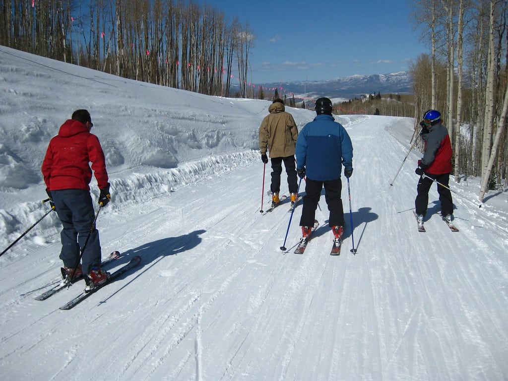 9 mejores estaciones de esquí para familias en las Montañas Rocosas (todas las edades)
