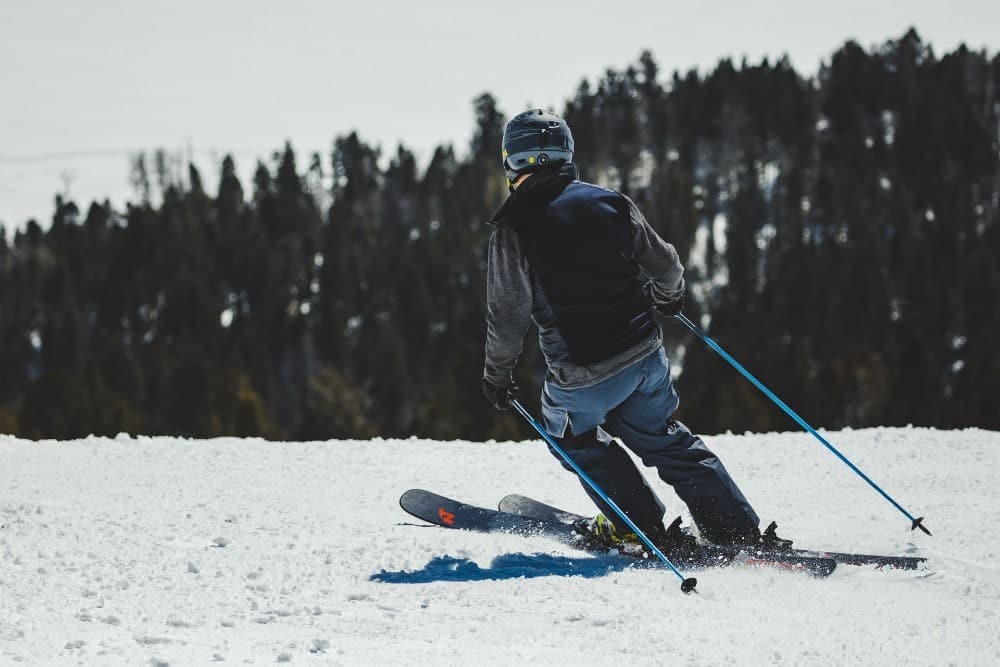 ¿Cuántos pies verticales se necesitan para un gran día de esquí? Y quién estableció el récord de la temporada