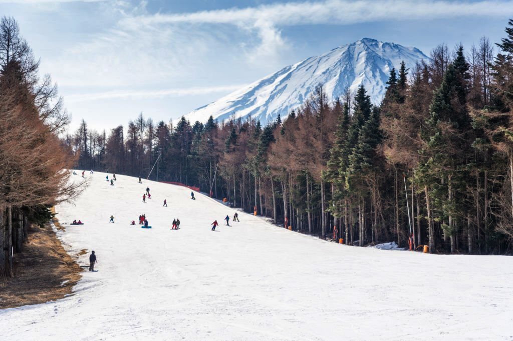 ¿Puedes esquiar por el monte Fuji en Japón? (Esquí Resort y Fuera de Pista)
