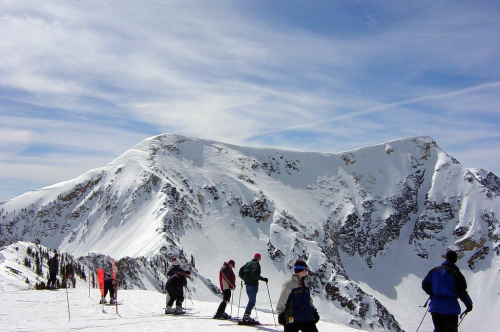 ¿Alta es buena para esquiadores de nivel intermedio? (Polvo y terreno desafiante)