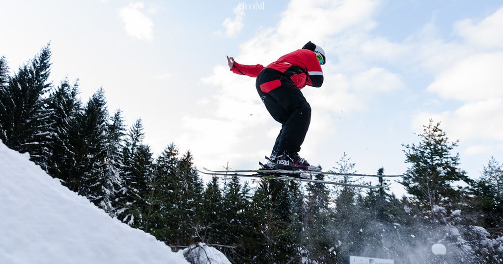 ¿Cómo se realizan los saltos de esquí?