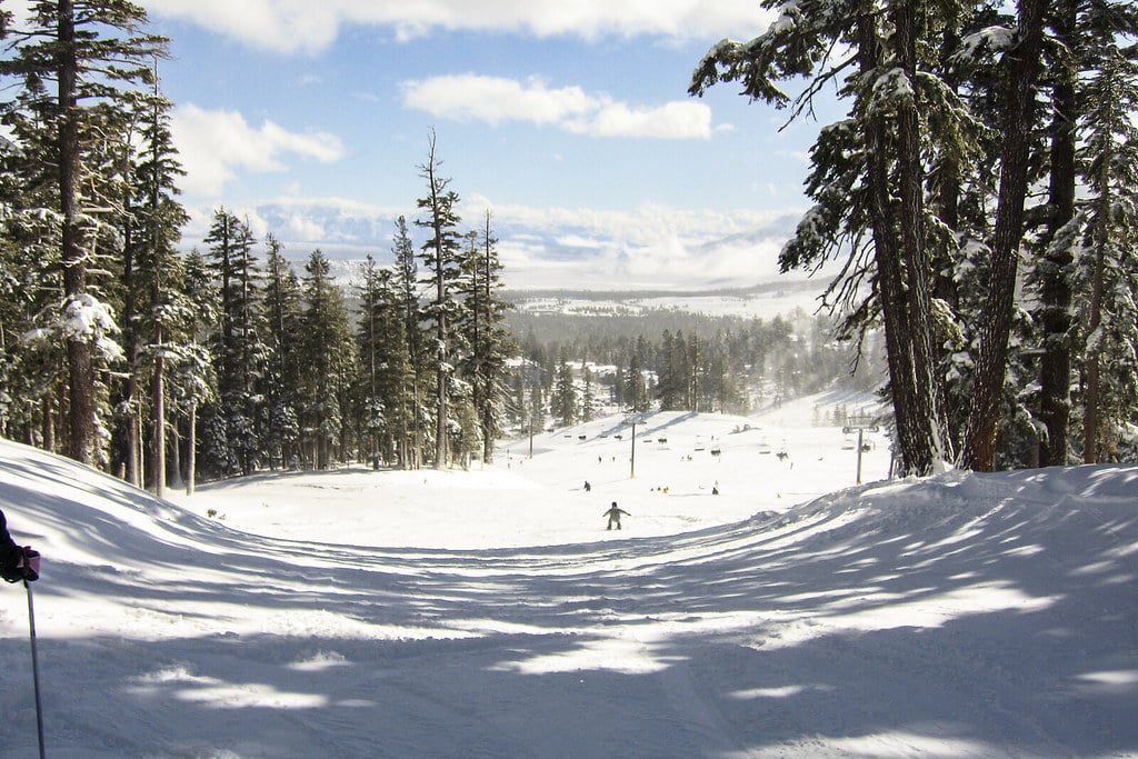 Las 6 mejores estaciones de esquí para esquiar en primavera (EE. UU.) con amigos y familiares
