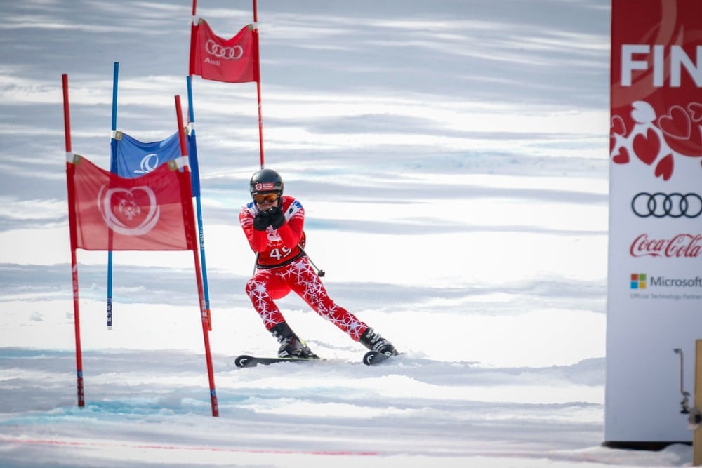 ¿Cómo saben los esquiadores de slalom qué puertas golpear? (Guía de carreras para principiantes)