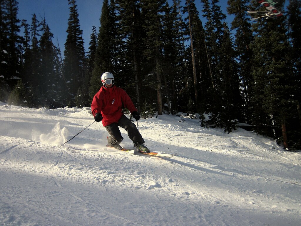 ¿Es seguro esquiar solo? Esquiar en solitario
