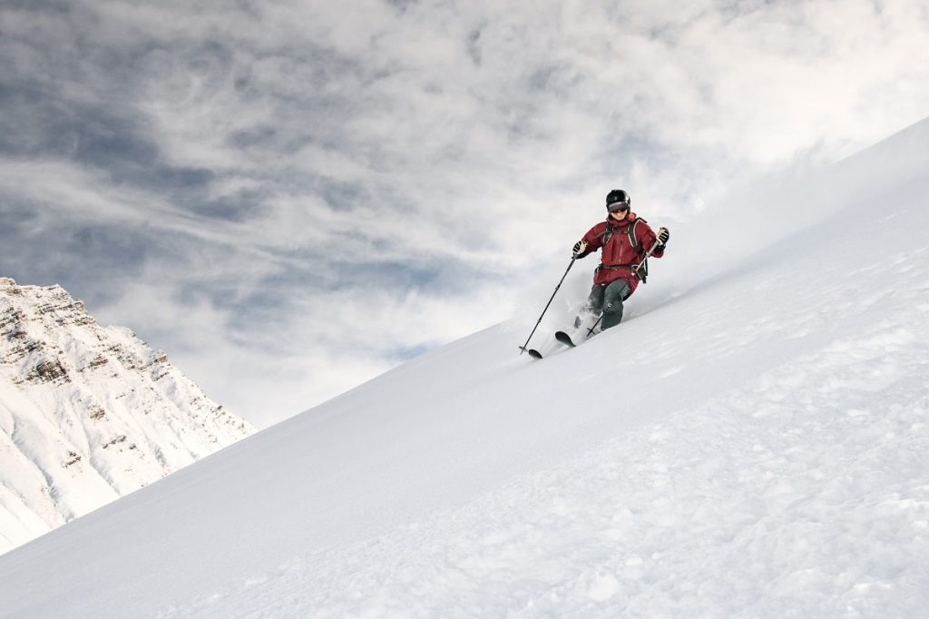 ¿Cuánta presión en las espinillas aplicar en la bota de esquí?