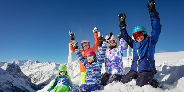 Por qué deberías llevar a tus hijos a esquiar (3 beneficios)