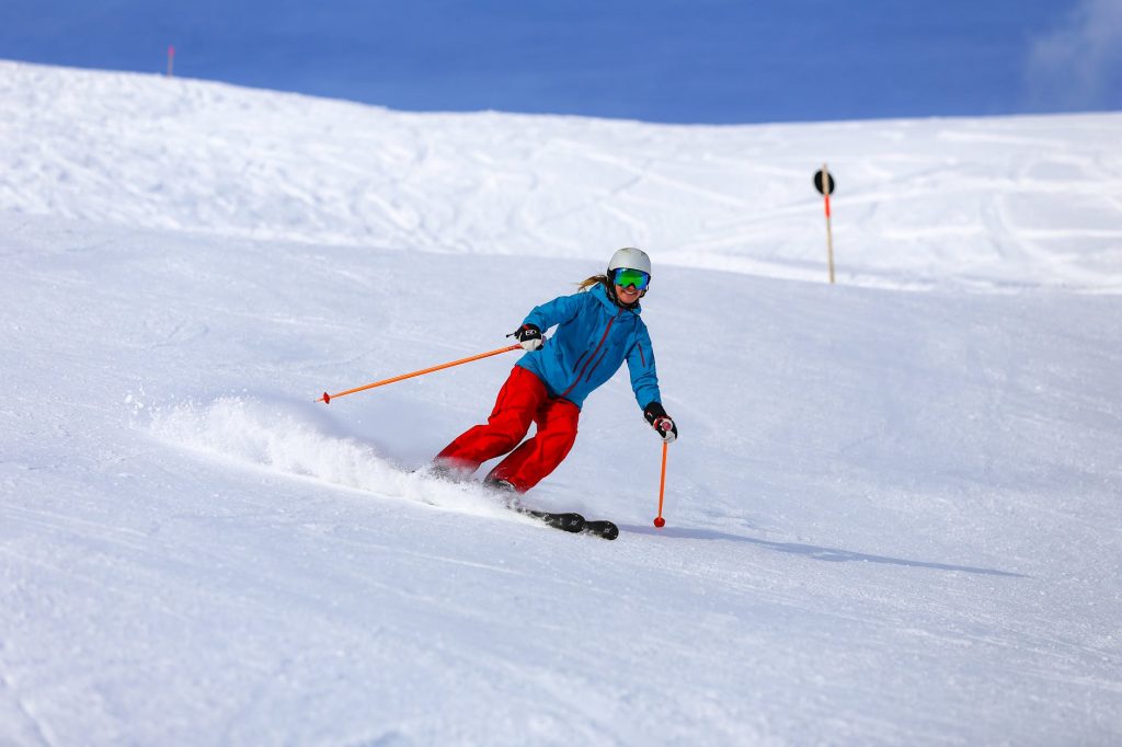¿Qué tan rápido van los esquiadores? (Estadísticas de velocidad)