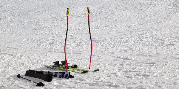 ¿Por qué se doblan los bastones de esquí? (Respuesta rápida aquí)