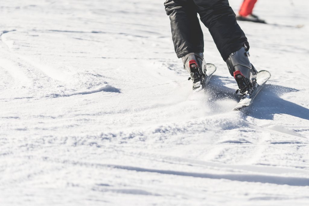 ¿Qué es Ski Chatter y por qué sucede?