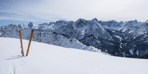 ¿Qué son los esquís de montaña? (Los conceptos básicos explicados rápidamente)
