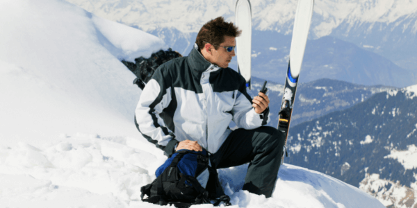 ¿Qué llevar a un viaje de esquí? (Lista de embalaje rápida)