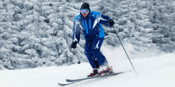 ¿Puedes esquiar mientras nieva? (Respuesta rápida + 3 consejos)