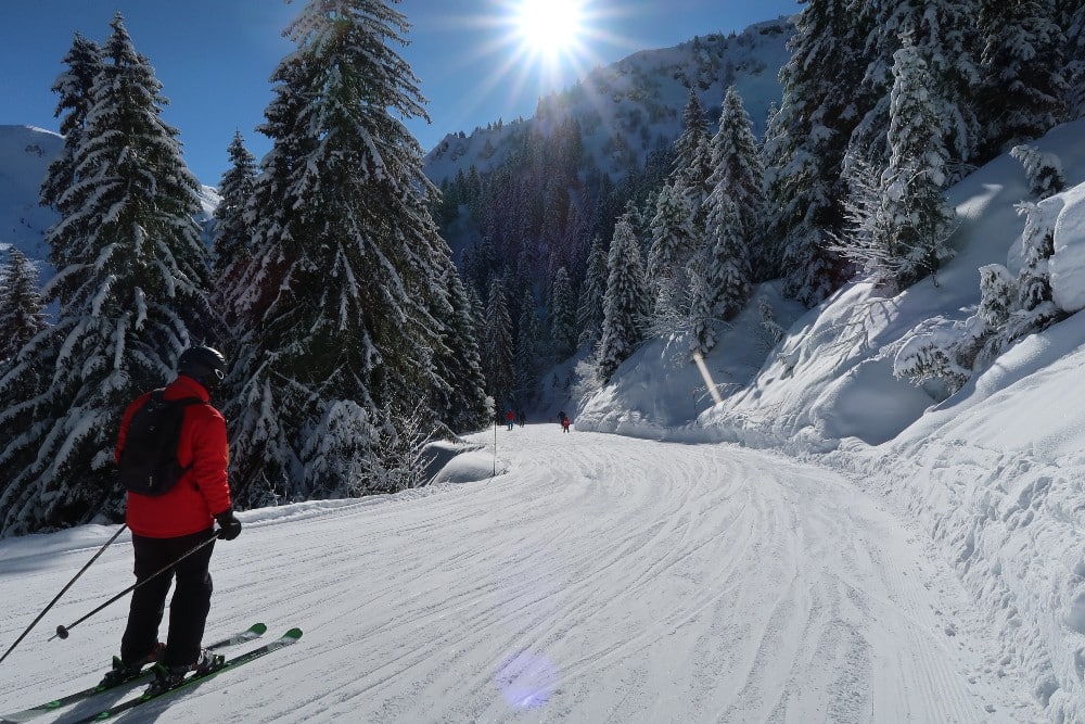 ¿Por qué los esquís más largos van más rápido? (Pros y contras de los esquís largos)