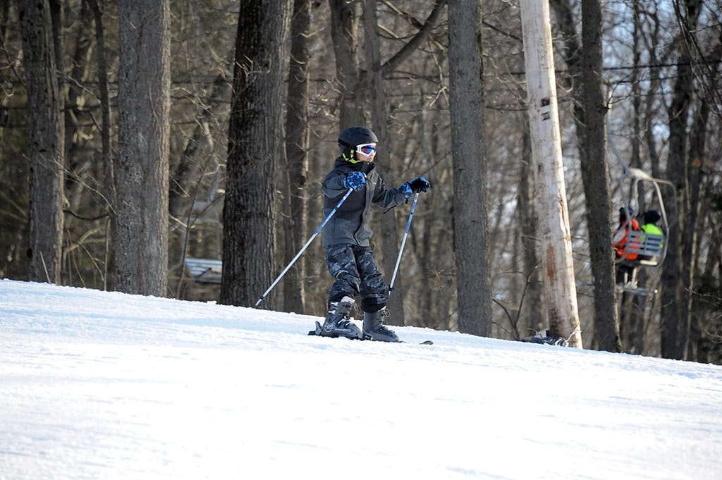 Encuentra la escuela de esquí perfecta para tu pequeño: Guía de esquí para niños pequeños