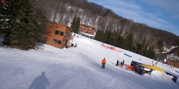 Las 5 mejores estaciones de esquí de Michigan (actualizado en 2023)