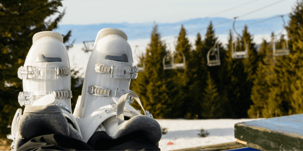 ¿Cómo estrenar botas de esquí nuevas? (2 trucos simples)