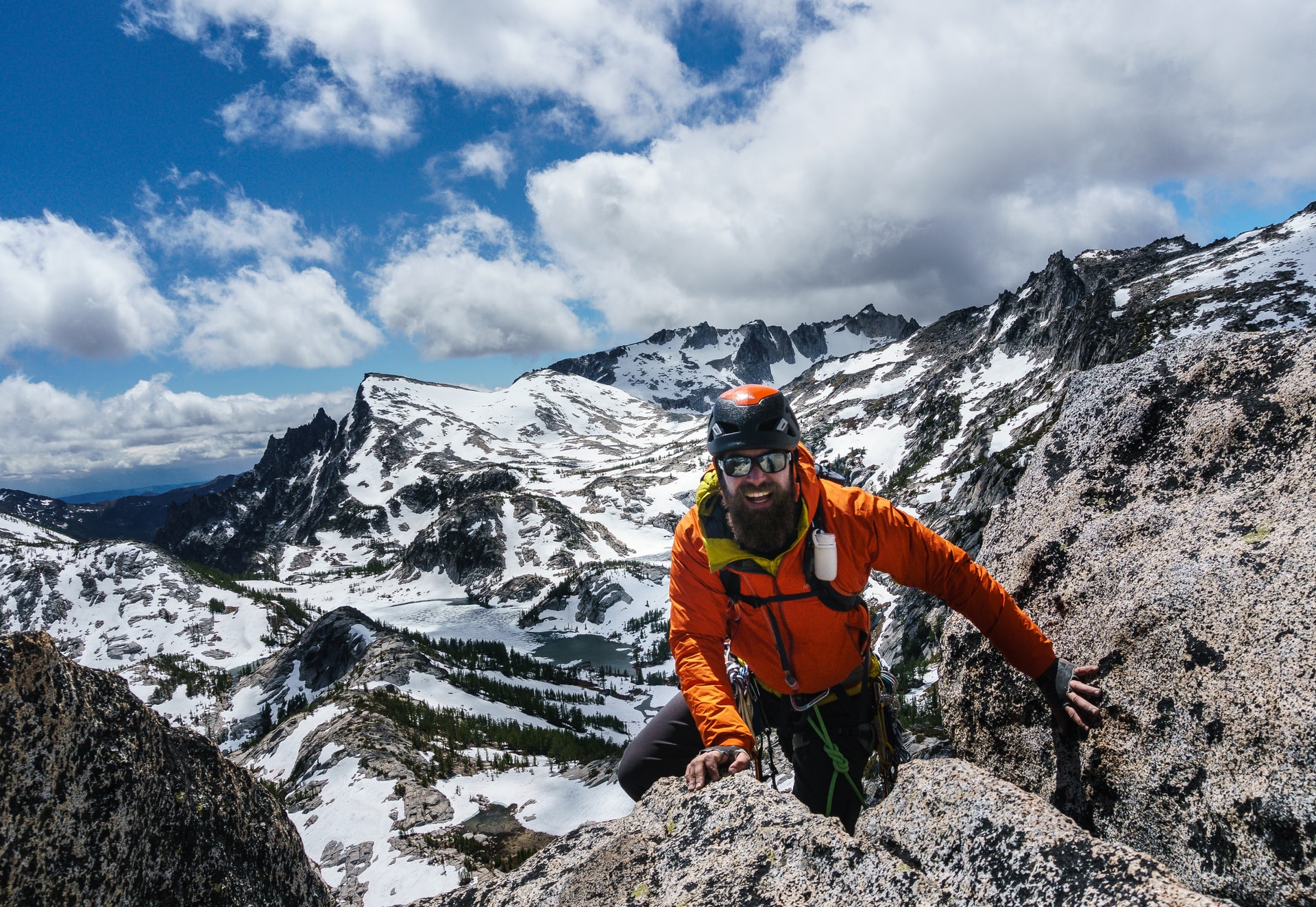 Cómo iniciarse en el montañismo: la guía esencial