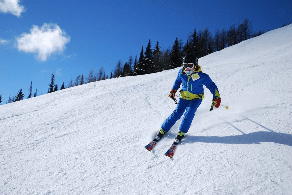Cómo PARAR sobre los esquís: los 3 mejores métodos que necesitas saber