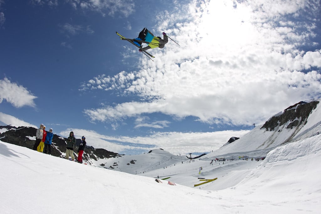 Cómo dominar el backflip con esquís: la guía definitiva para principiantes