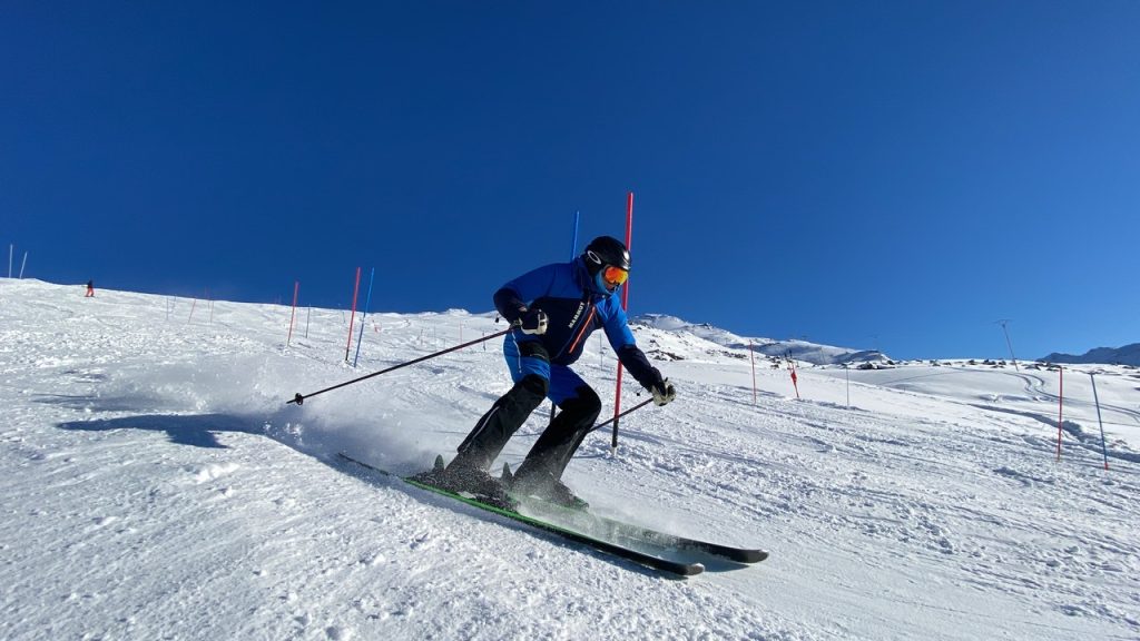 Cómo esquiar en línea recta (esquí en línea plana)