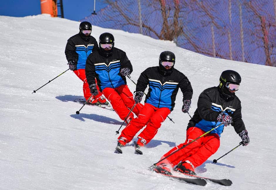 Cómo progresar en su esquí: intermedio a avanzado (consejos de un instructor de esquí)