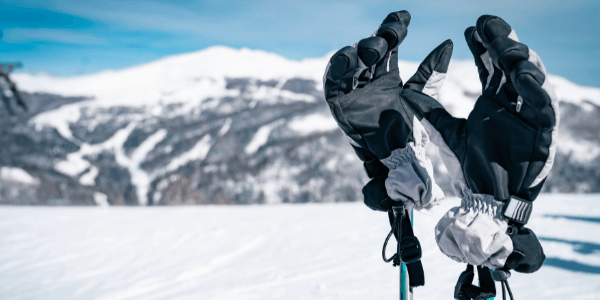 Guantes de esquí versus manoplas: ¿cuál debería usar?