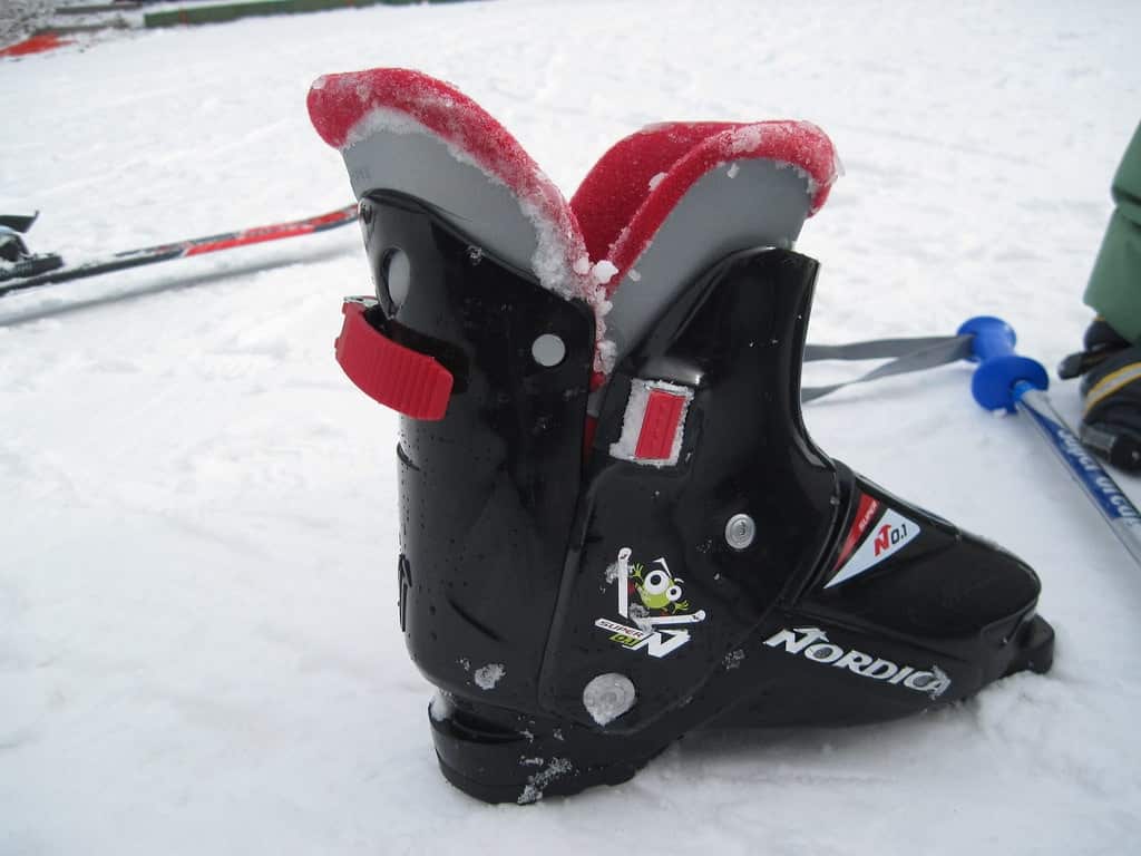 La mejor forma de secar botas de esquí (un truco sencillo)
