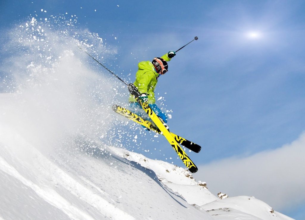 ¿Se puede esquiar sin nieve? (5 ideas para esquiar en verano)