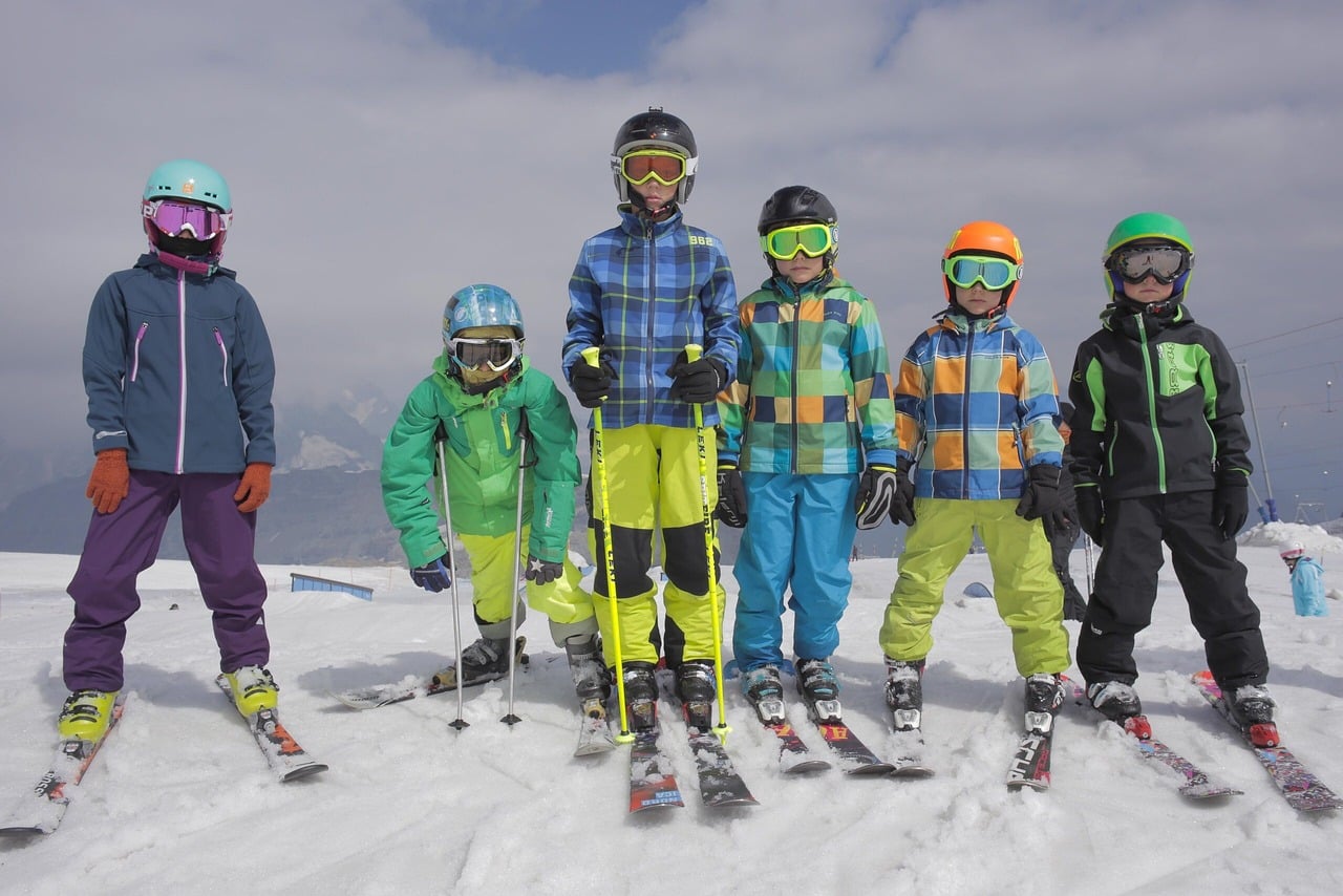 Los 10 trajes de nieve para niños más abrigados: desde niños pequeños hasta adolescentes (no dejes que el frío les impida jugar)
