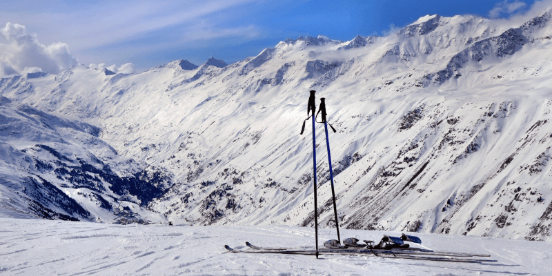 ¿Cuánto tiempo deben tener los bastones de esquí (respuesta rápida + por qué)?