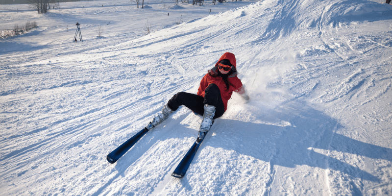 3 formas correctas de levantarse después de caerse con los esquís