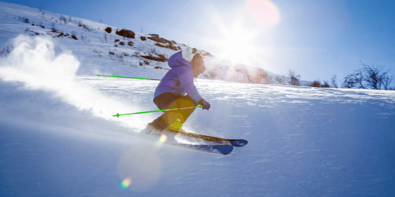 Cómo encender los esquís (3 métodos sencillos con consejos)
