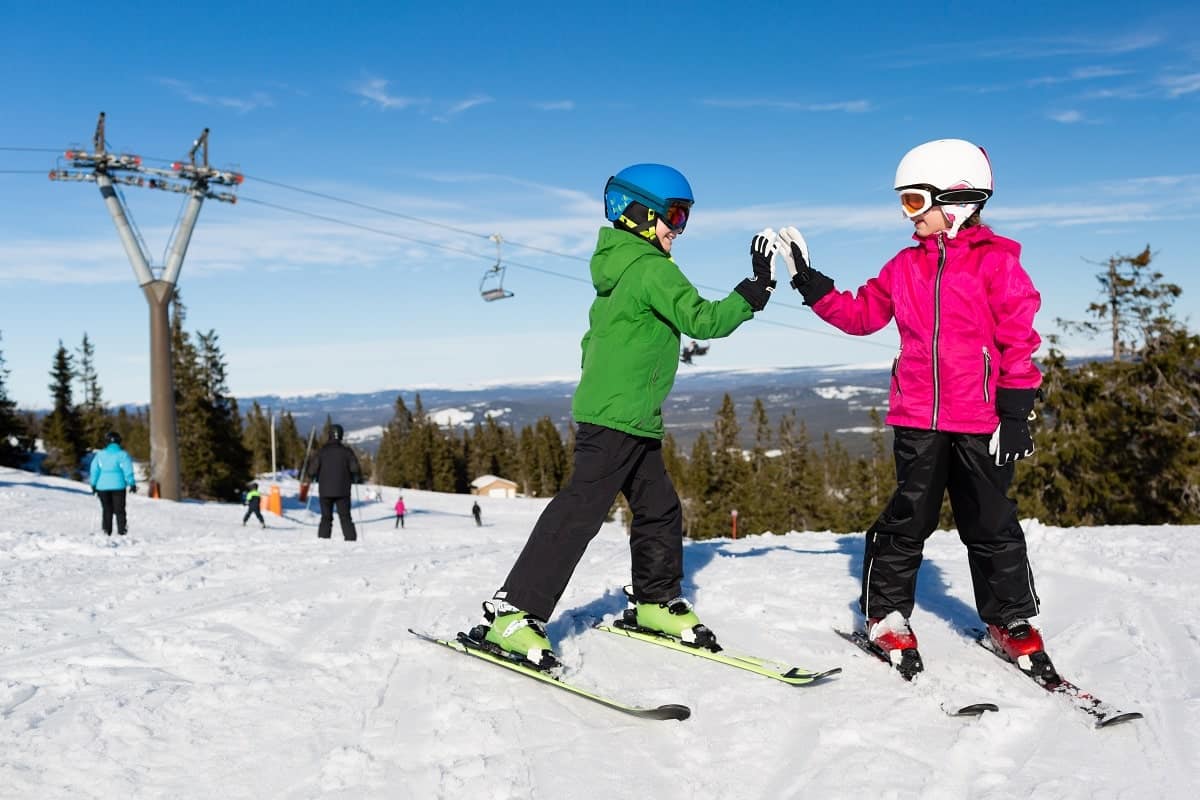 7 mejores estaciones de esquí en la costa este para familias (EE. UU.)
