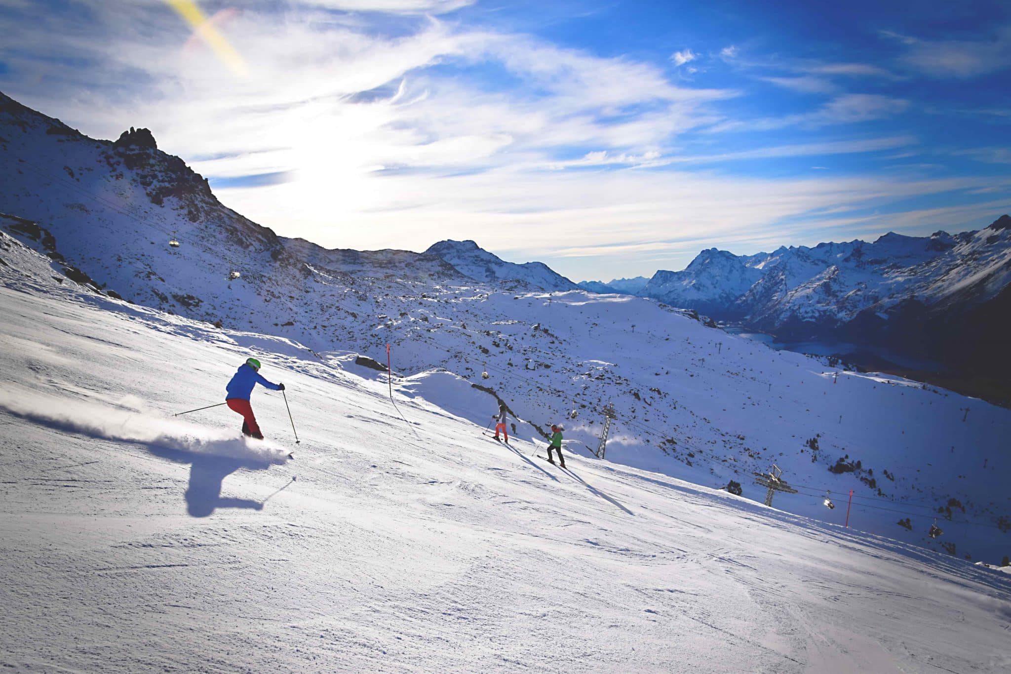 ¿Cómo pueden los esquiadores reducir la fricción? (3 fuerzas clave)