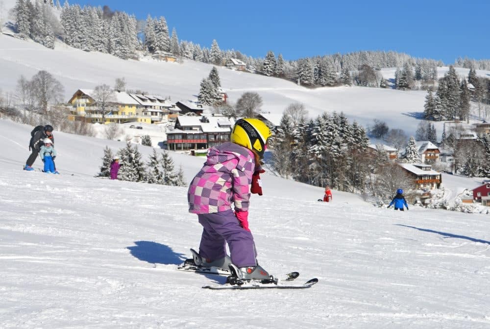 ¿A qué edad pueden aprender los niños a esquiar? (Mucho más joven de lo que crees)