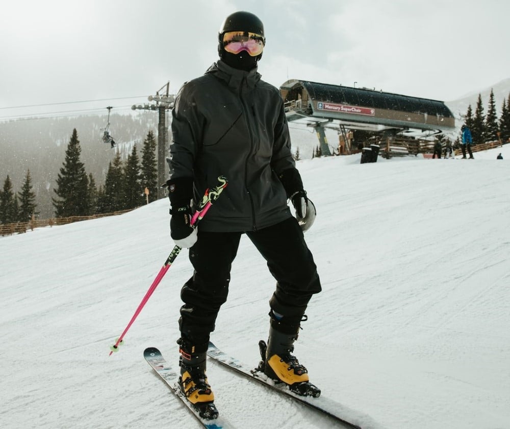 ¿Es el poliéster un buen material para esquiar? (Poliéster vs Lana Merino)
