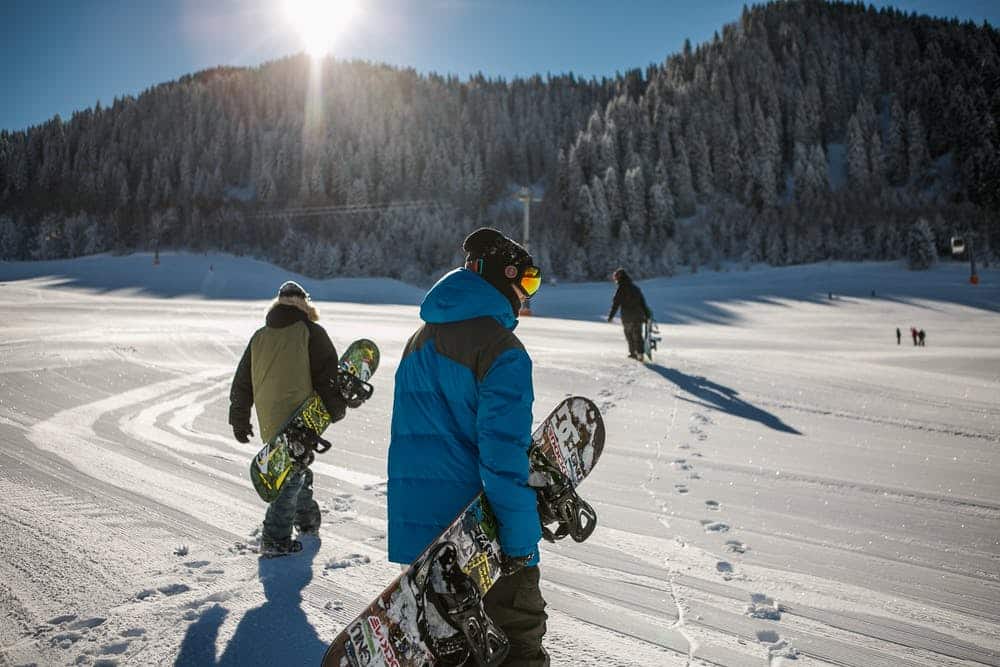 ¿Es más fácil esquiar o hacer snowboard? (No es lo que piensas)