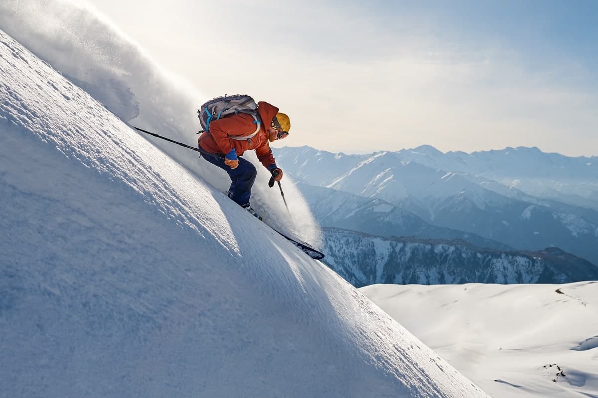 ¿Qué tan comunes son las avalanchas al esquiar?