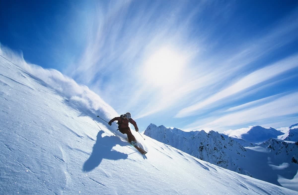 ¿Se puede esquiar alpino con esquís de fondo?